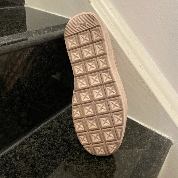 Puma Pink Sneakers - Picture 3 of 3